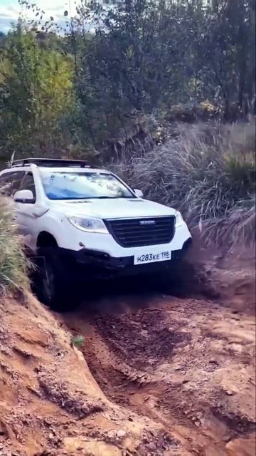 Хавал H9 заезжает в горку