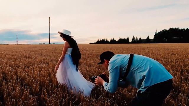 Съемка на закате в поле Влог Фотографа