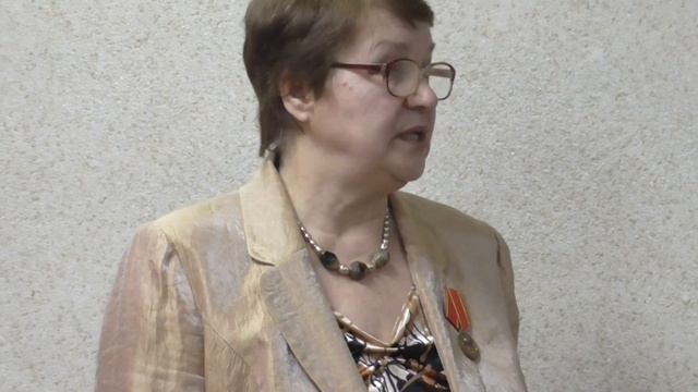 Женщины - за Сталина в Парке Победы!