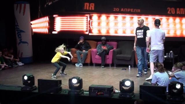 Василиса - 1/8 финала Hip-Hop Beginners - Shark Battle 2013