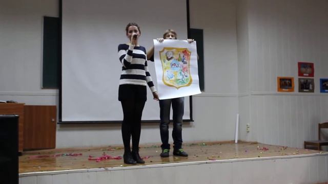 Физики эмблема