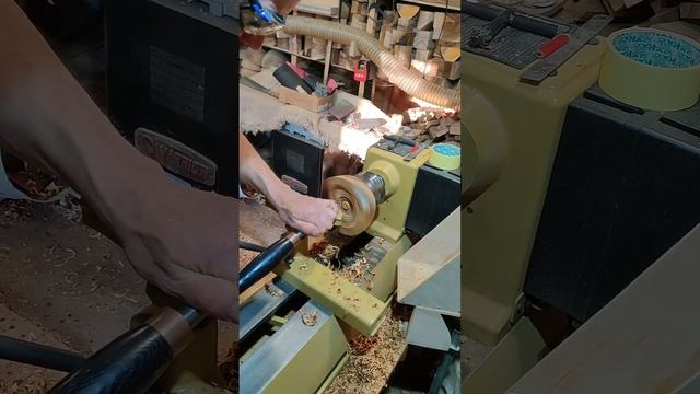 Чаша з природним краєм. Шпальтований абрикос(зелене д?