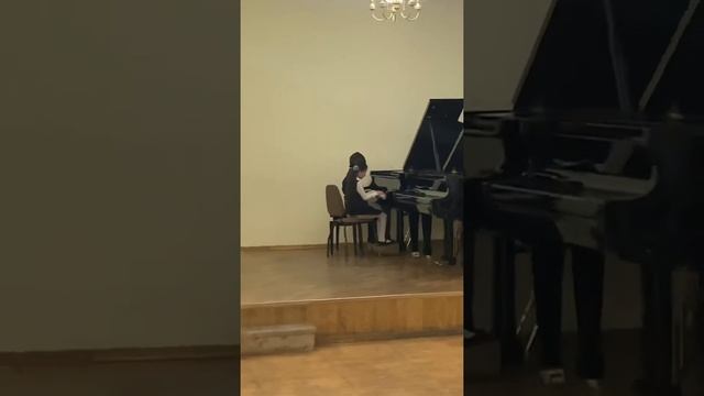 Авакян Рафаэль и Нахапетян Моника