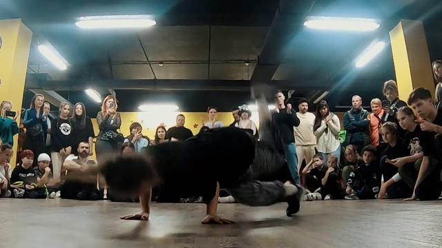 Winner Bgirl Кошка в Кедах Fresh Team Jam