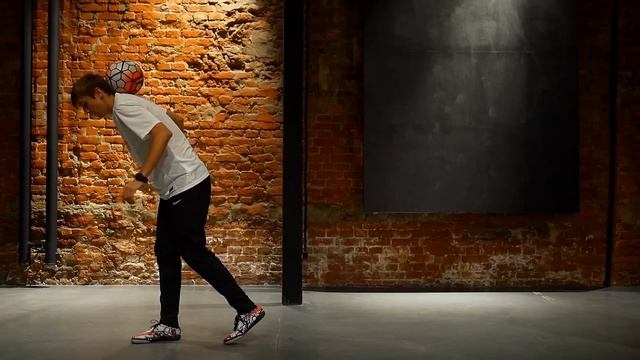 Футбольный Фристайл Обучение #20. ATM (Around The Moon)