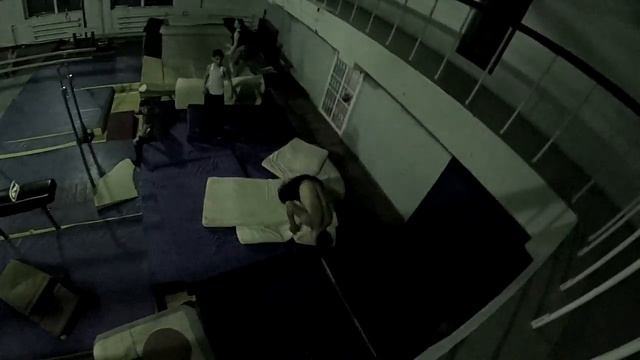 Все что в зале все ГОВНО!!!