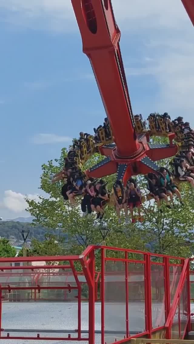 Аттракцион Вечный двигатель в Сочи парке.