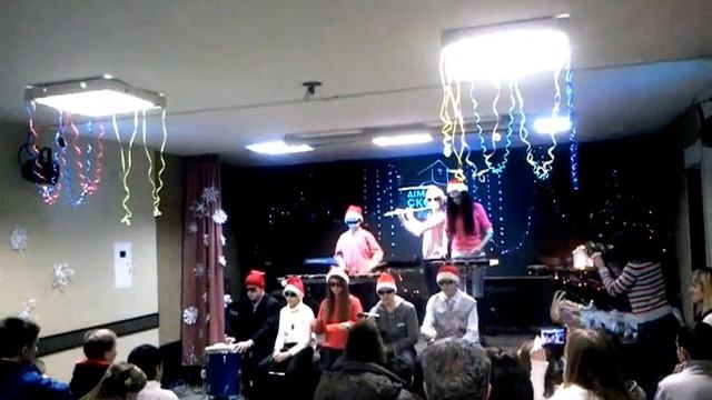 Наш мексиканский ансамбль))))