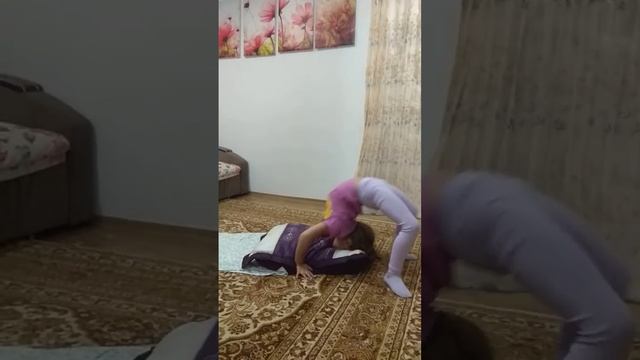 Начинающая гимнасточка!!!