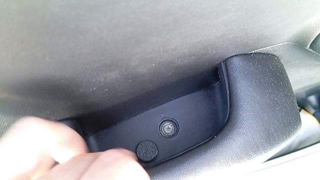 Установка заглушки панели двери автомобиля Hyundai Ix35.