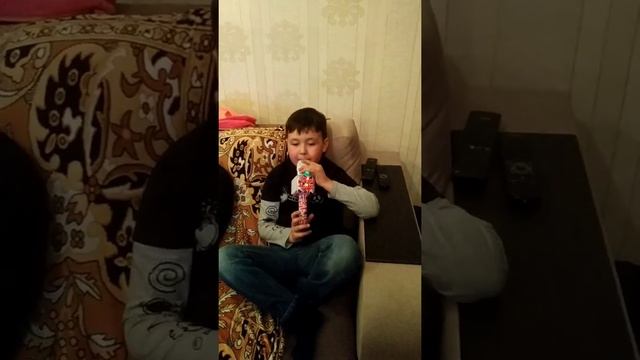 Новая звезда хип-хопа) читает рэп классно