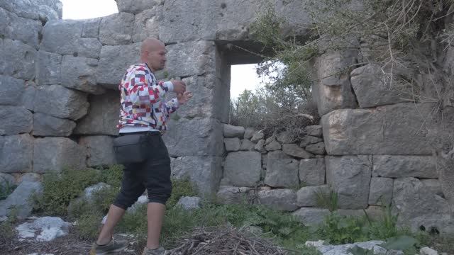 В списках не значится. Безымянный город | S04e09