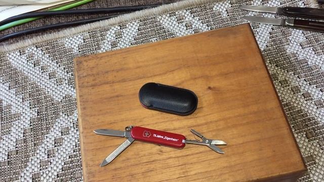Коллекционный нож Victorinox 6 75 JAHRE