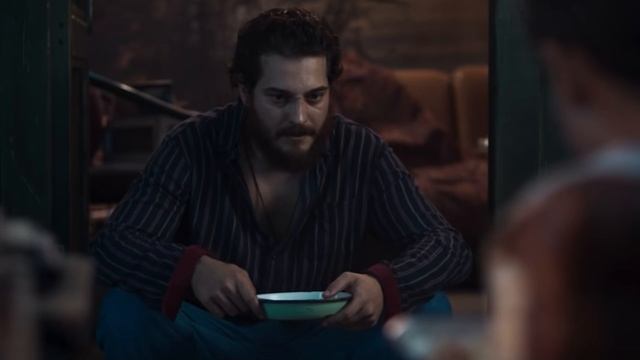 Лучшие турецкие сериалы и фильмы с Чагатем Улусоем