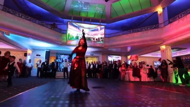 При конфликте с социумом я нашла выход - стала общатьс?