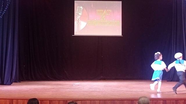 дуэт Канищевой Полины и Петра Пряникова танец 