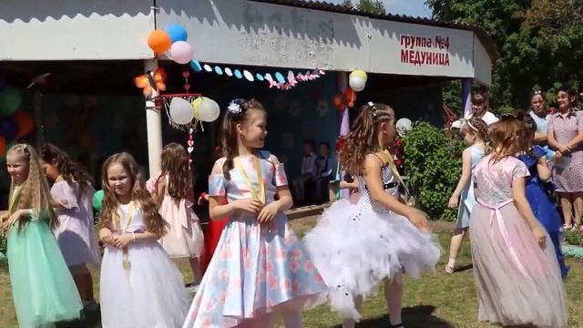 Кошка беспородная - танец