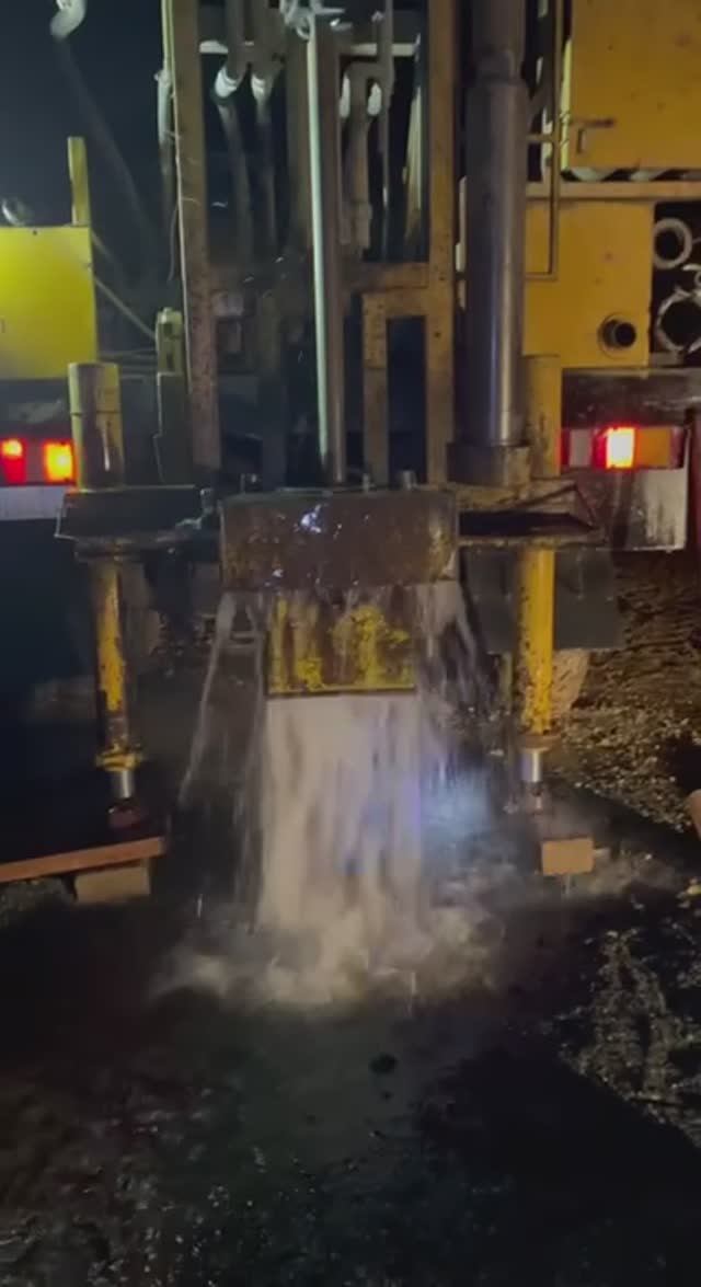 Промышленная скважина, глубина 55 метров