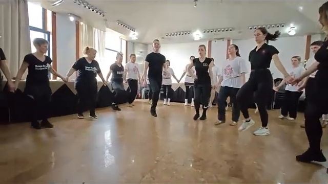 Вланя - влашко хоро с проф. Антон Андонов