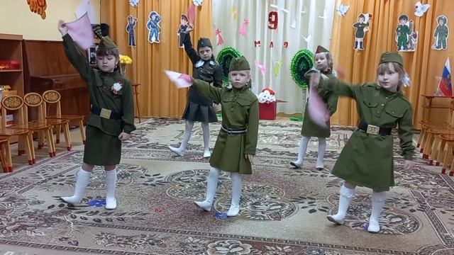 Nmclk/18903 21 Танец «Катюша»