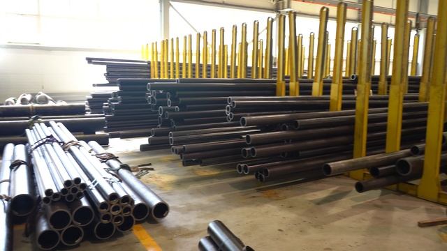 Трубы прецизионные. Склад, отрез.