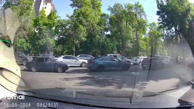 16.05.2024 Алматы Абая Радостовца стоянка перед перекрест?