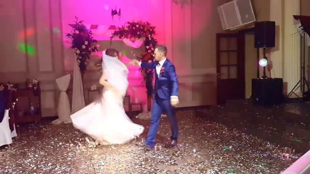 =ПУШКА КОНФЕТТИ = Ресторан РЕНЕССАНС Оливковый зал |  ?