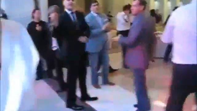 Дмитрий Медведев танцует с Мартиросяном