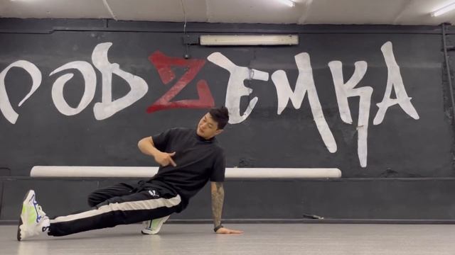 A6d404b0533e1a99a8c22725633d4c57