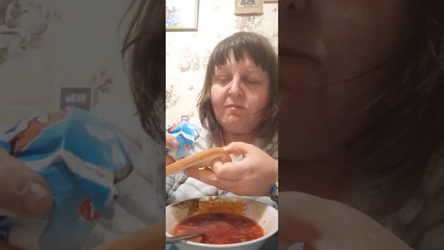 Мукбанг українці люблять борщ, борщ настоялся первая ?