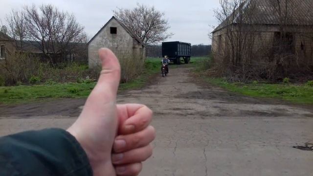 В 10 лет на мопеде! 🙋 ПАЦАН учиться управлять мото техн