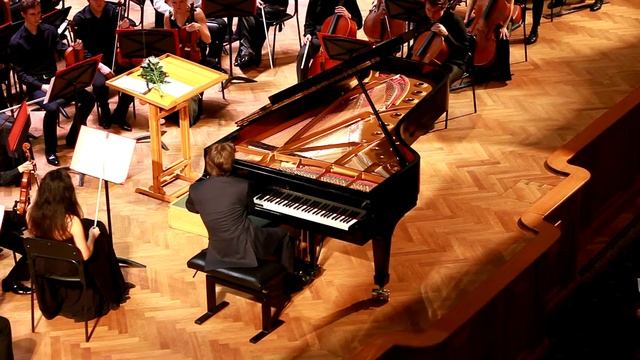 Дирижер Анатолий Левин