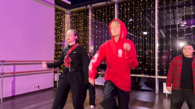 Детские современные танцы школа Манифест Одинцово.