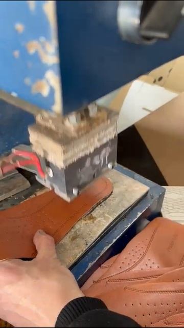 Рабочие будни. Производство Дагестан 🗜️🛠️👍. Обувь