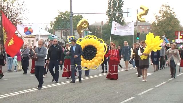 Праздничное шествие ко Дню города и района 2019 год
