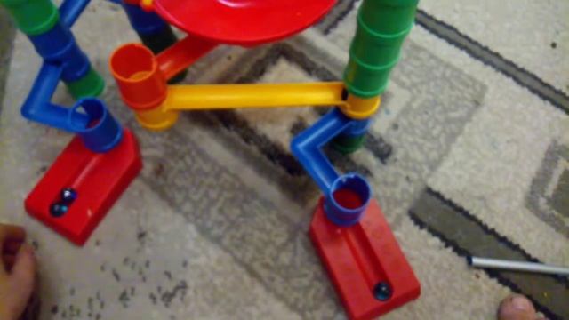 мрамор гонки синие против зелёных