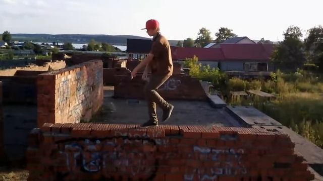 пародия на SUBEME LA RADIO