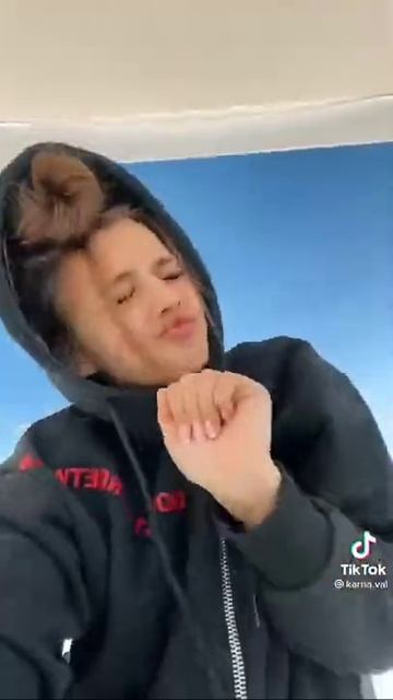 ЛЮБИМАЯ ПЕСНЯ БАНДИТКИ! ДОЧЬ КАРНАВАЛА БУДЕТ СЛУШАТЬ ЭТОТ ТРЕК!