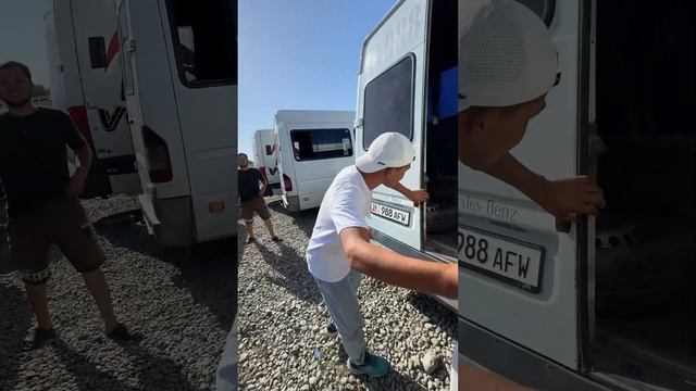 Мерседес Пассажир Год:1996 Обьем:2,3 Цена: 400,000 Тел:0501867744,05