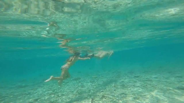 Elizabeth queen на дайвинге около отеля JA Manafaru Maldives