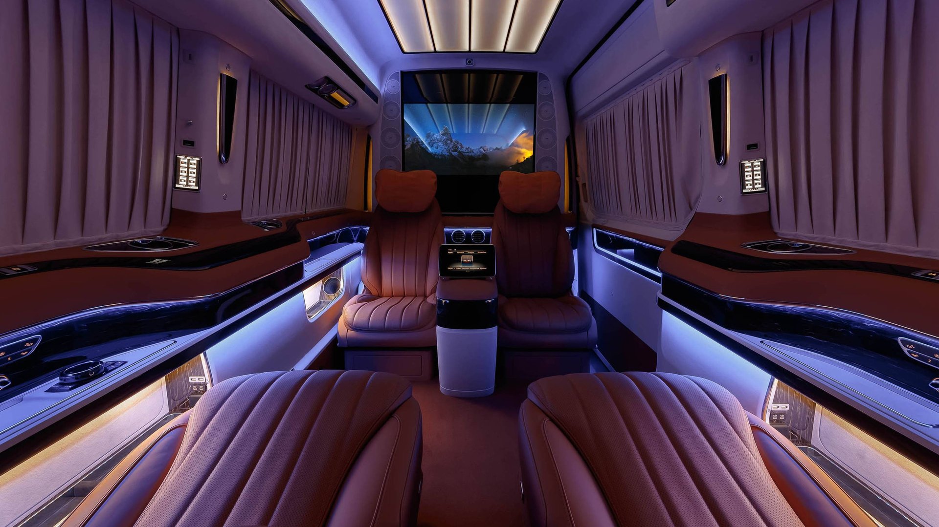 Mercedes-Benz Sprinter 2025 модификация в дальнобойный комфортный, люксовый автолайнер.