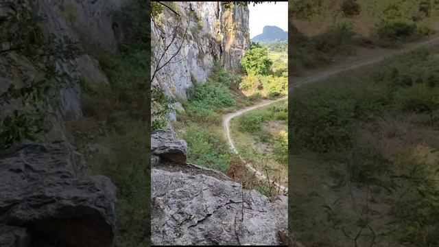 Подводное озеро и пещеры Кампонг Трач.