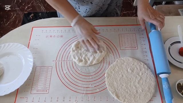 Пиццы порционные,  тесто как пух, очень вкусные,  съеда?