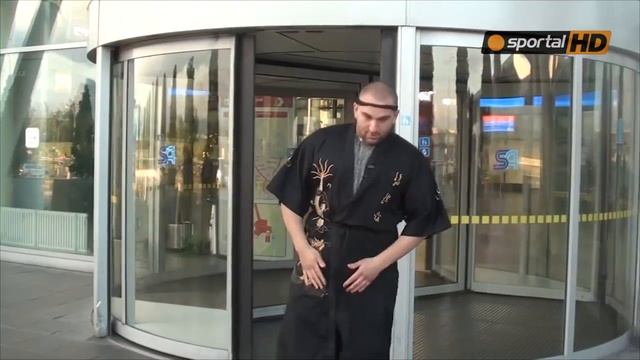 Самурай Ваклинов чака националите на летището