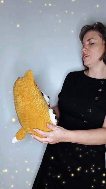 Треугольная подушка Пёсик по моему МК - вязаные подушки крючком из плюшевой пряжи