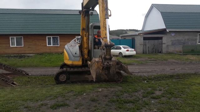 Съезд на объект эксковатора Hitachi EX75UR ))))