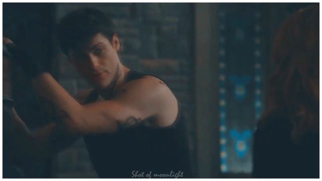 ►Alec & Clary||Держи её за руку