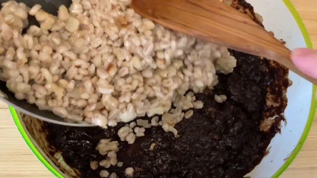 Кровяная колбаса из альбумина,мясного фарша и перловк