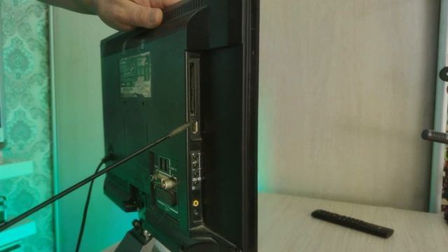 продаю телевизор Toshiba 19EL833R