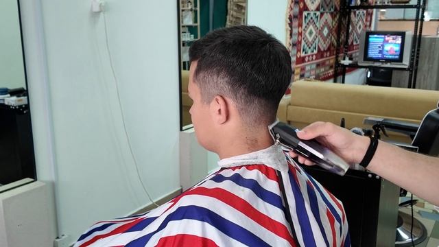 АСМР: СТРИЖКА НОЖНИЦАМИ И МАШИНКАМИ | ION Company | Барбершо?